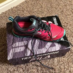 Women’s Fila Trail Running Tennis Shoes Size 7.5